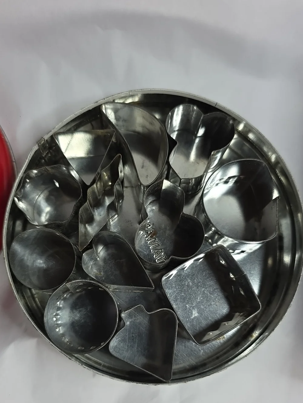 Vintage Red Canapé Hors D'oeuvre, Cake, And Sandwich Cutters